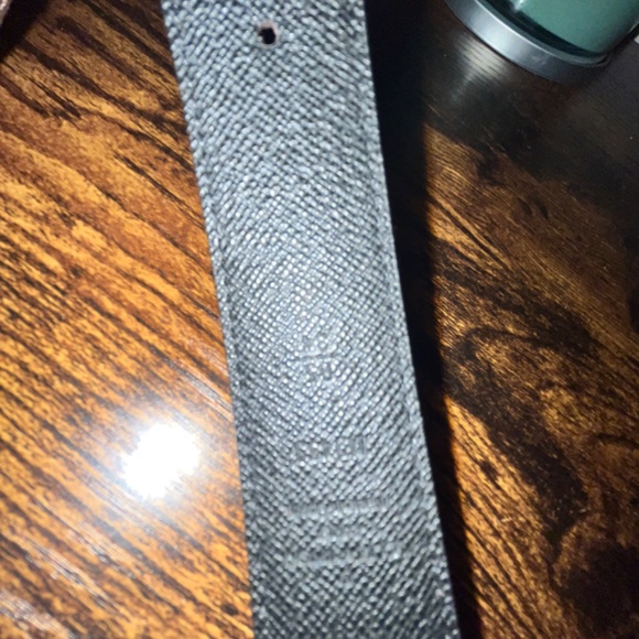 Louis Vuitton belt - Picture 2 of 2